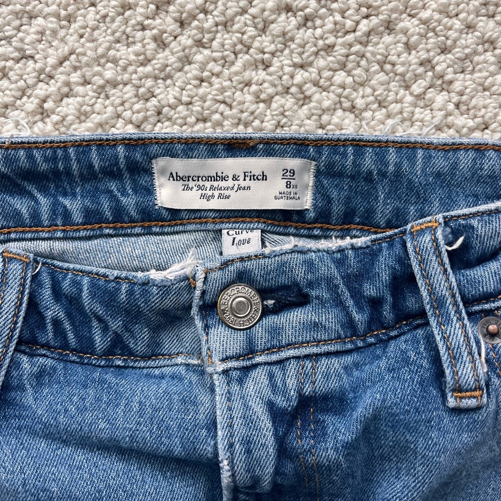 Abercrombie Curve Love The 90’s Straight Ultra High Rise Jean